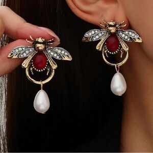 ♥️ NEW Elegant Gold and Red Bee Drop Earrings ♥️